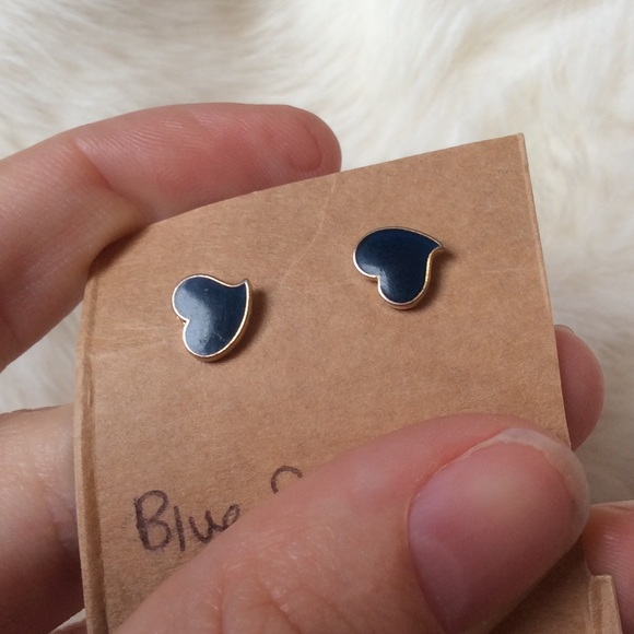 Vintage Jewelry - Deep Navy Blue & Golden Heart Stud Earrings Vintage Jewelry - Deep Navy Blue & Golden Heart Stud Earrings